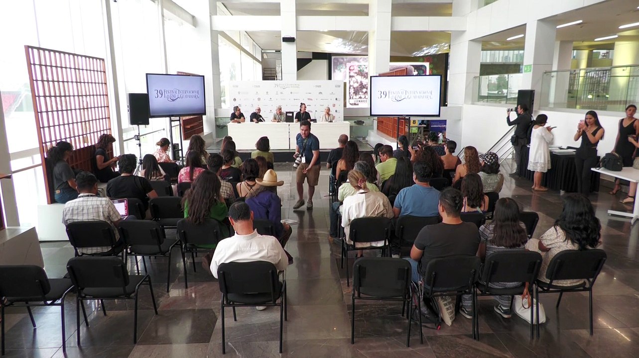 El fotógrafo Fernando Aceves presenta su libro ‘Mexicanos en el Cine’ en el FICG 39