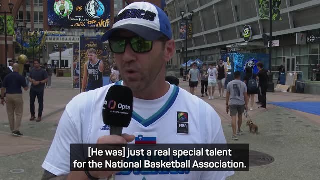 Mavericks fans pay tribute to NBA icon Jerry West