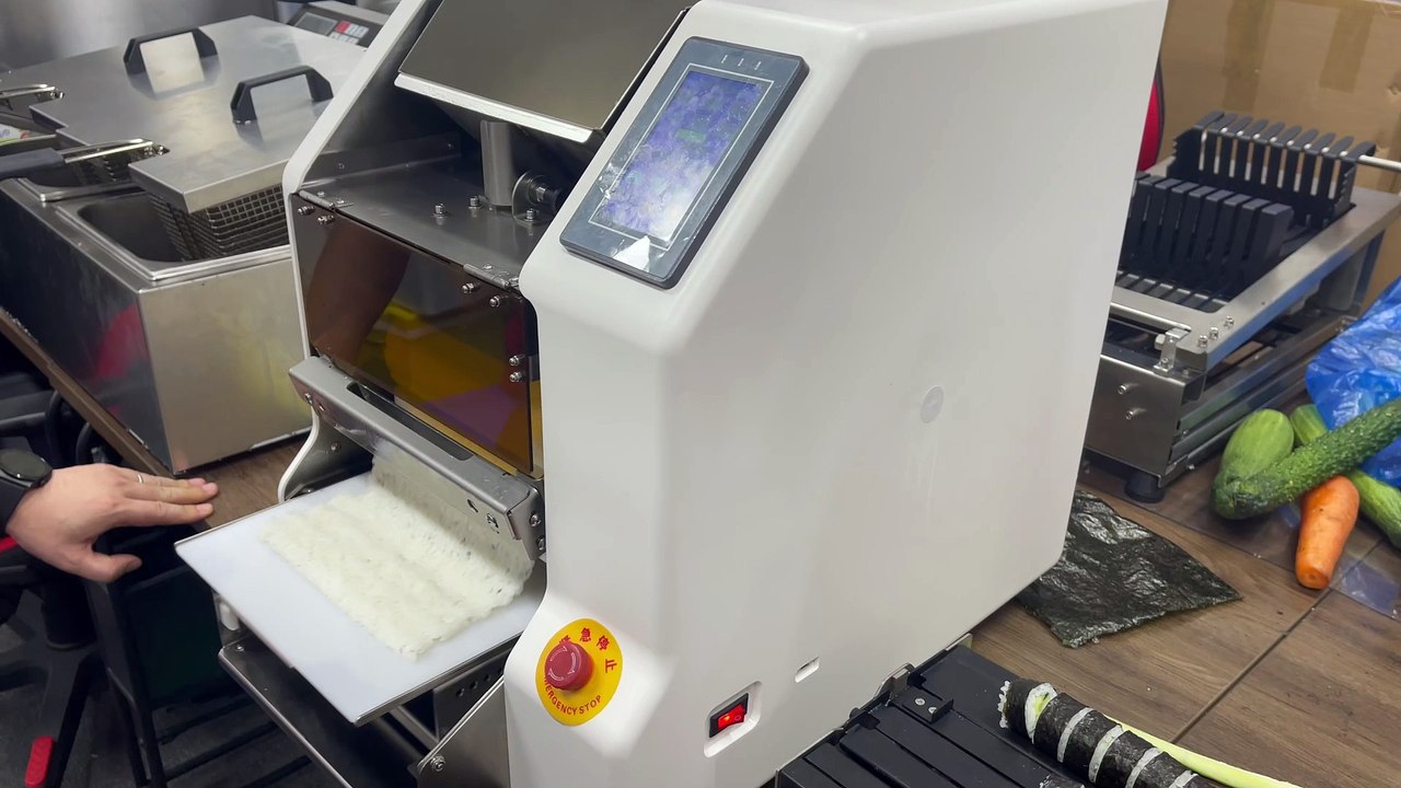 Intelligent rice spreader with one-touch adjustments, tight rice skin and just the right size.