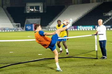 Tournoi de Futnet au Qatar pour les Bleus