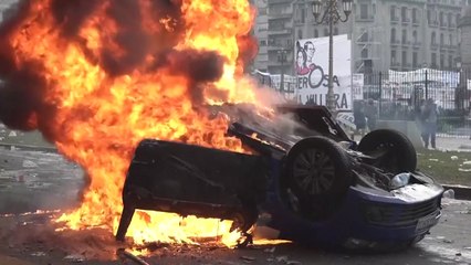 아르헨티나, 연금 삭감 등 개혁법안 반대 격렬 시위 / YTN