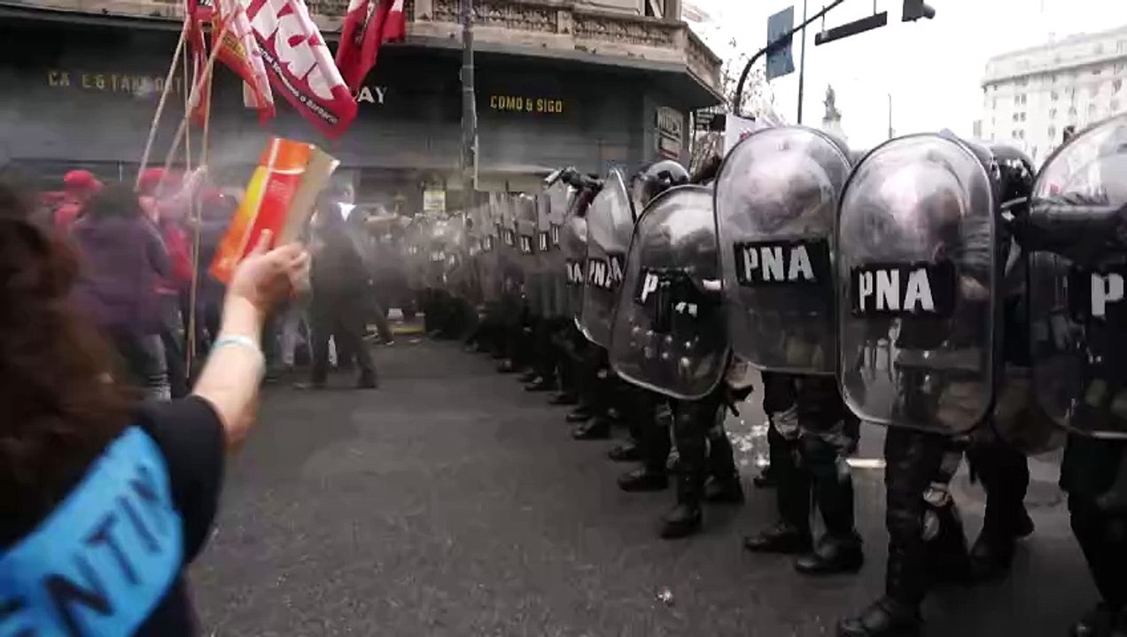 Argentinien: Heftige Proteste gegen Sparpolitik