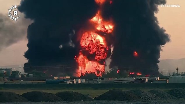 شاهد: لا يزال مستمراً.. اندلاع حريق هائل في أحد مصافي أربيل شمال العراق