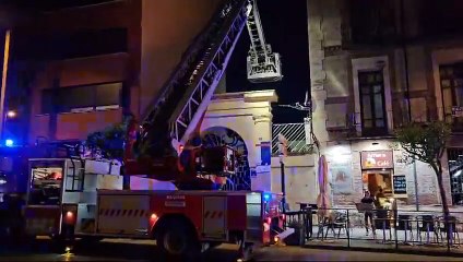 Caída cascotes cornisa IES Castilla