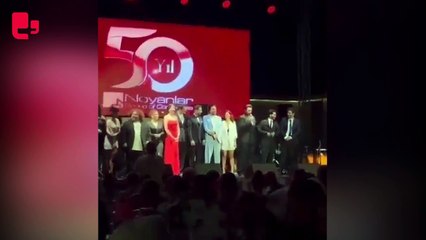 Ceyda Düvenci'nin ödül törenindeki esprisi ortamı gerdi 'En az konuşana ödül'