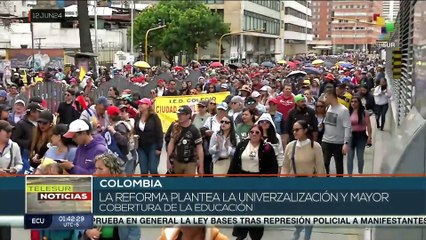 Docentes colombianos marcharon contra enmiendas a la reforma de educación