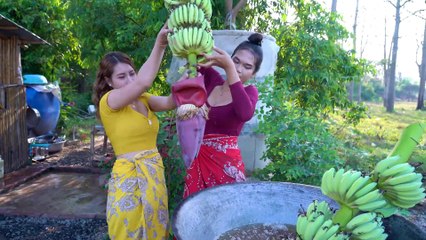 Green banana braised with pork cook recipe and eat - Amazing video