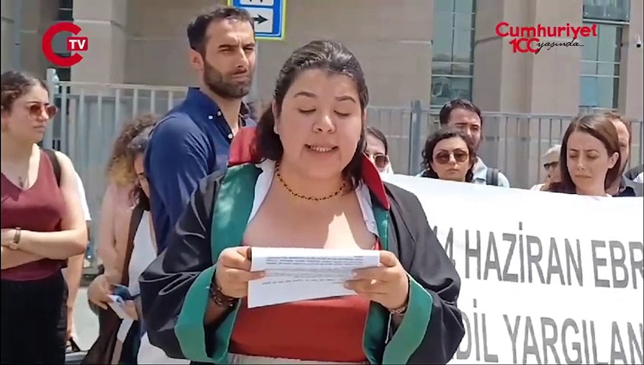 Hukukçulardan, 'Uluslararası Adil Yargılanma Hakkı Günü' eylemi: TBB'de yüksek sesle dile getirmeli