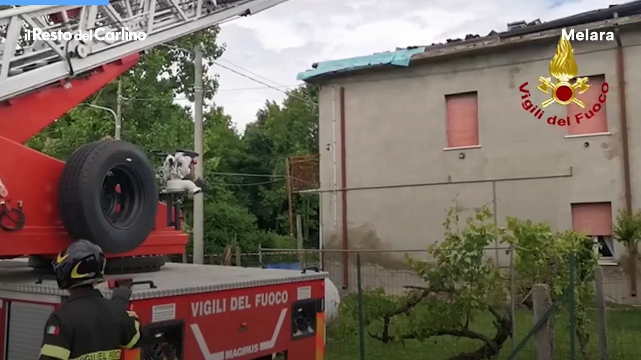 "Melara, Vigili del fuoco al lavoro per la messa in sicurezza delle abitazioni colpite dalla tromba d'aria"