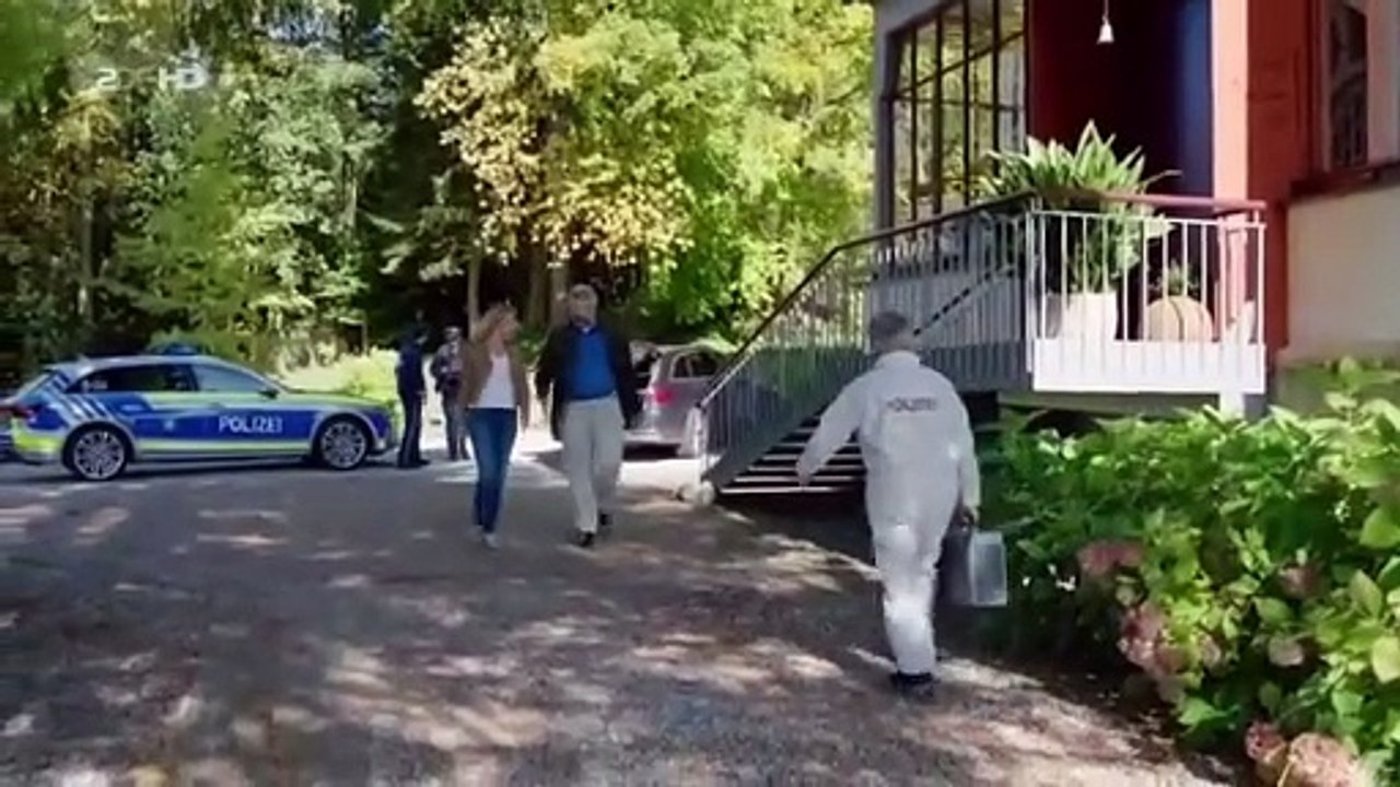 Die Rosenheim-Cops Staffel 19 Folge 25 (454) Ein verräterischer Duft