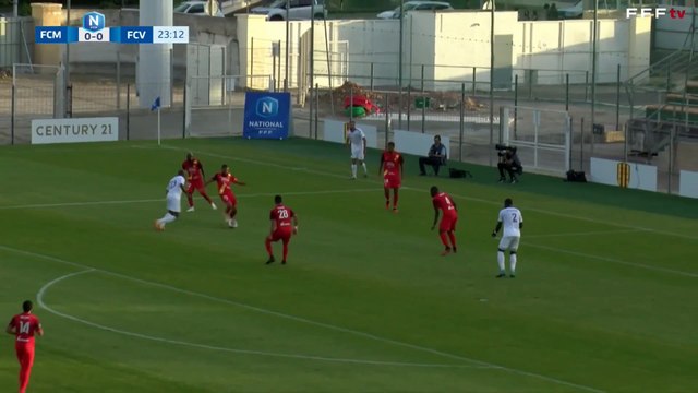 Le FC Versailles mène à Martigues, Mondy PRUNIER