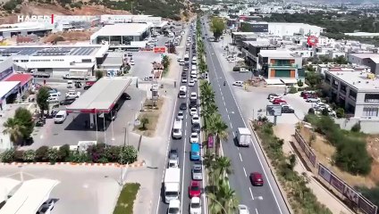 Bodrum'a bayram gelmeden trafik geldi: Tatilciler kente akın etti