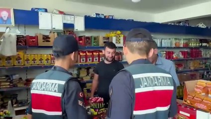 Jandarma okulların çevresinde kuş uçurtmuyor