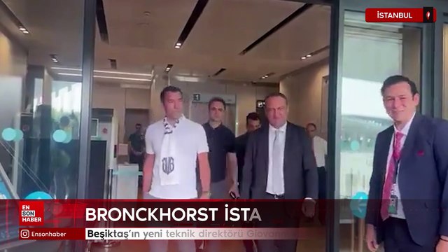 Beşiktaş'ın yeni teknik direktörü Giovanni van Bronckhorst, İstanbul'a geldi