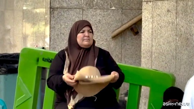 Pellegrini musulmani sfidano il caldo alla Mecca per l'Hajj