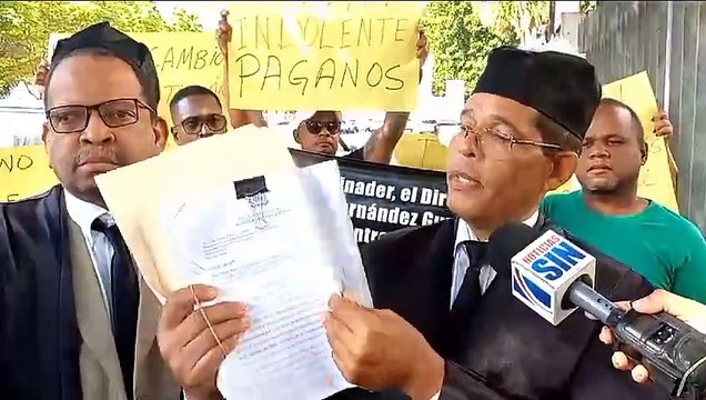 Ex empleados de INESPRE protestan en demanda del pago de sus prestaciones laborales
