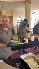 İsrail ordusu camiye saldırdı, duvarlara küfürlü sözler yazdı