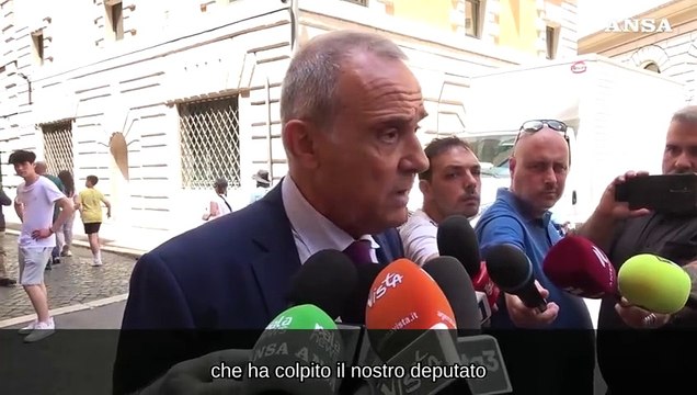 Bagarre Senato, Licheri (M5s): Senatrici occupano banchi governo per aggressione fascista di ieri