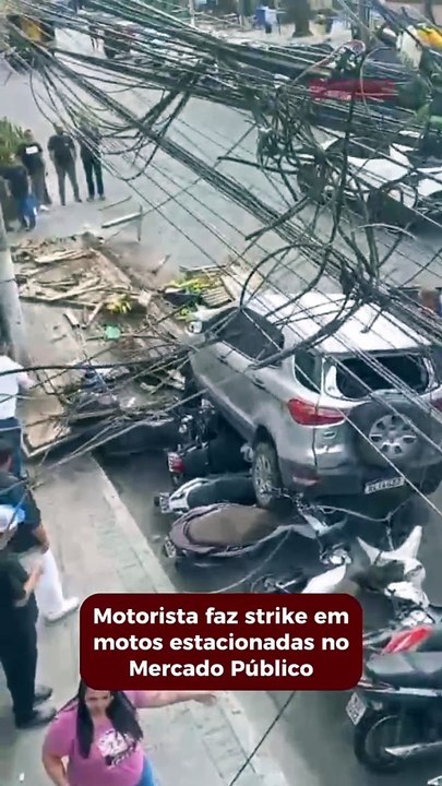 Motorista faz strike em motos estacionadas no Mercado Público