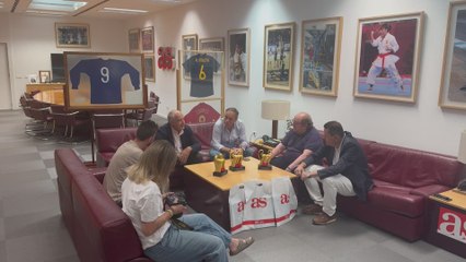 Tải video: Antonio, Javier de Benito y ‘Cancho’ han presenciado las diez últimas finales de Champions del Real Madrid. AS los recibe en la redacción y reconoce.