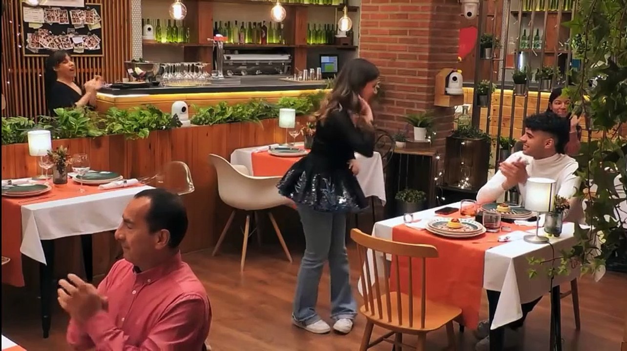 Española de madre boliviana conquista a su cita bailando caporales en famoso reality