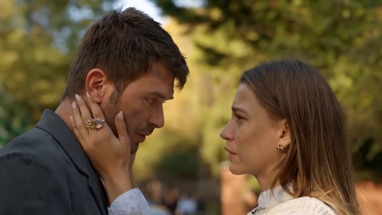 51. Familia (Aile) 2024 ❤️ Capítulo 51 Audio ESPAÑOL HD ❤️ Kıvanç Tatlıtuğ y Serenay Sarıkaya
