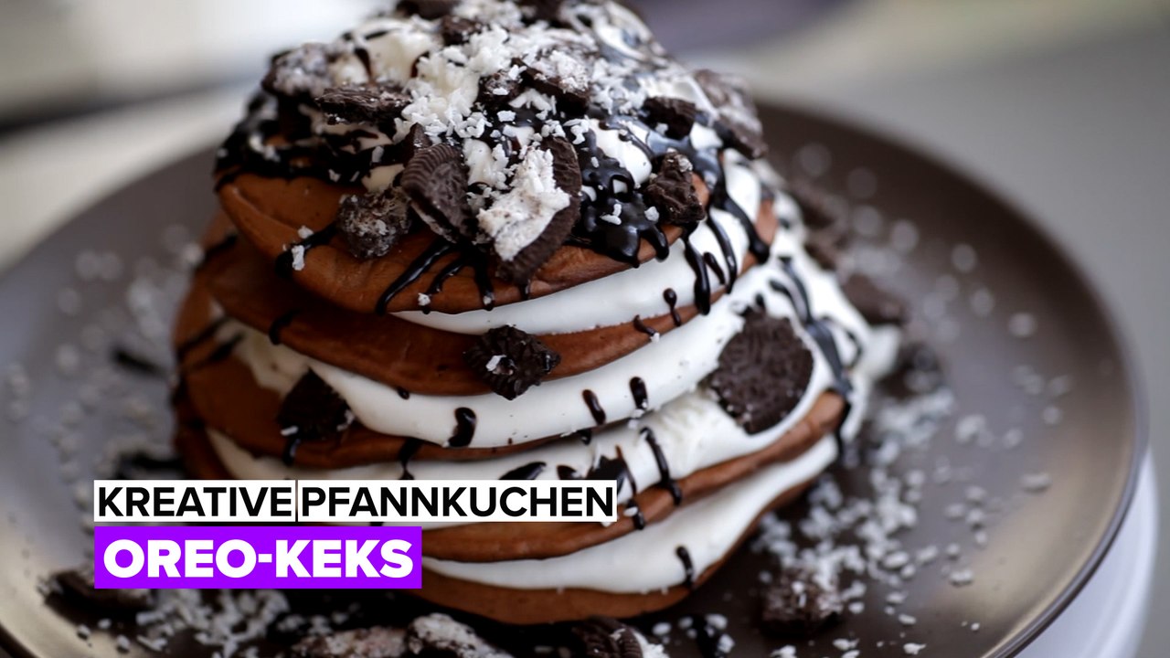 Einzigartige pfannkuchen: oreo-schokolade