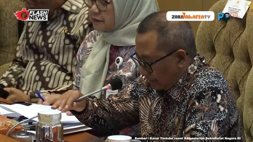 SEKRETARIS KEMENSETNEG HADIRI RAKER DENGAN KOMISI II DPR RI