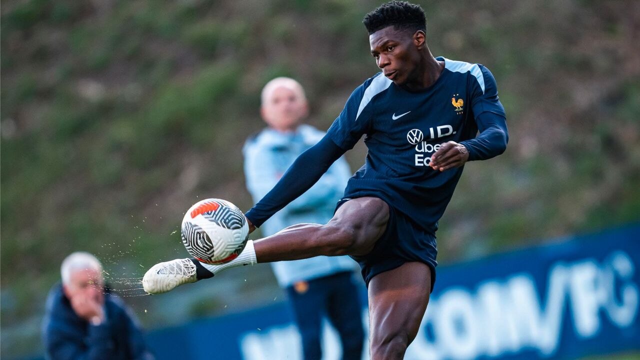 Un jeudi à huis clos à Clairefontaine