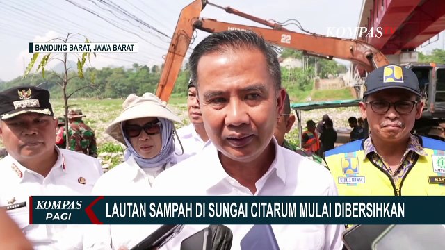 Usai Viral, Lautan Sampah di Sungai Citarum Mulai Dibersihkan