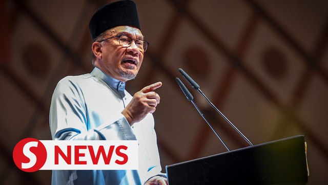 Govt not hiring S'poreans to teach English here, says PM