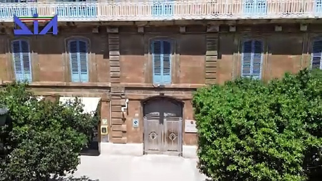 Anfore romane sequestrate a un trafficante internazionale di opere d’arte legato al boss Matteo Messina Denaro