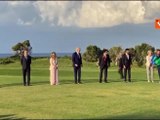 La foto dei leader del G7 con i paracadutisti della Folgore