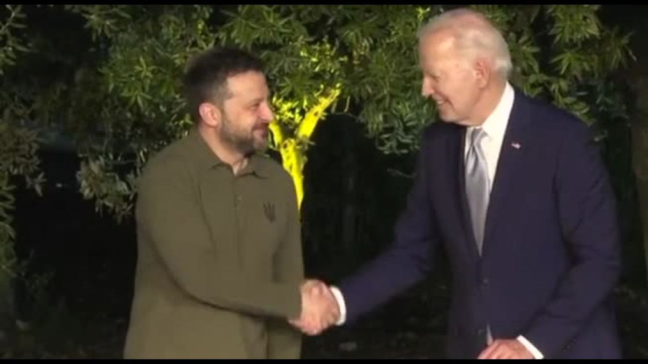 G7, Biden e Zelensky firmano un accordo di sicurezza di 10 anni