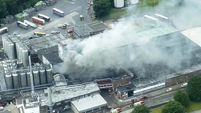 Fire at brewery which makes Carling, Coors and Madri - smoke for 30 miles