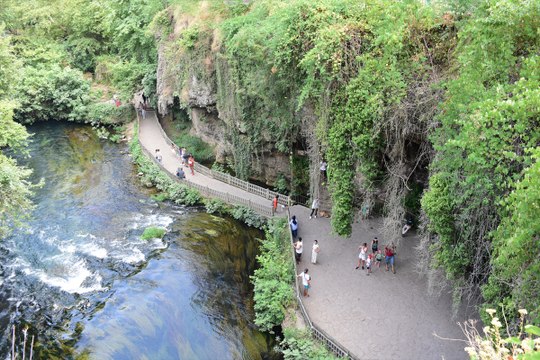 Antalya'nın kavurucu sıcaklarından kaçış rotası: Kurşunlu ve Düden Şelalesi