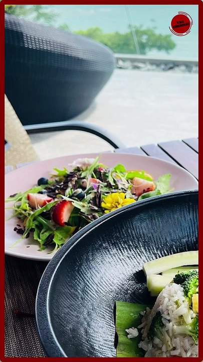 தாயான பிறகும் இப்படியா?..பாத் டப்பில் இருக்கும் போட்டோவை பகிர்ந்த பிரணிதா சுபாஷ்.. எல்லை மீறிய பதிவு #shorts #pranitasubhash #actress #glamour #navel #aunty