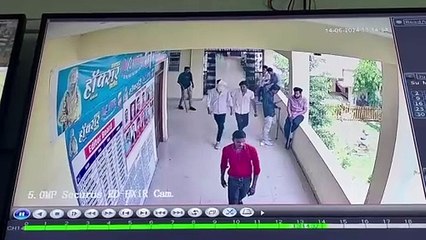 बैतूल में कॉलेज में घुसकर प्रोफेसर पर जानलेवा हमला