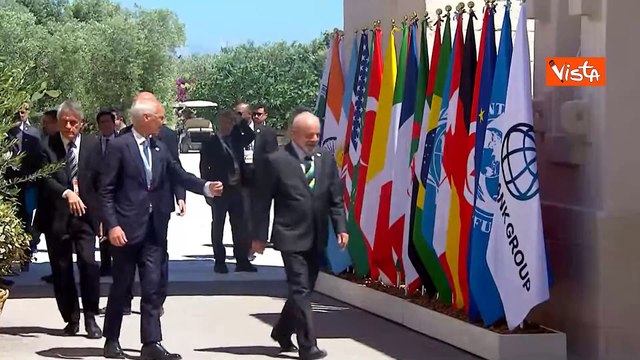 G7, Meloni accoglie il Presidente del Brasile Lula, ecco l'abbraccio