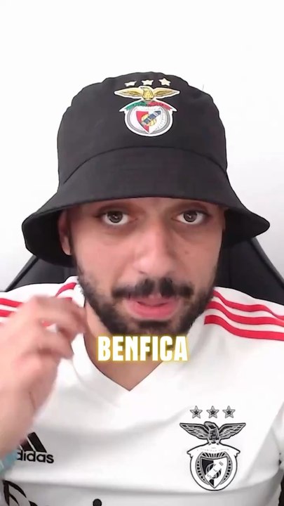 La première recrue de Benfica  Présentation du nouvel avant centre de Benfica : Vangelis Pavlidis ! ⚪️ (COUCOU I’M BACK)
