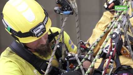 Exercices spectaculaires pour les pompiers du monde entier sur l’ascenseur  de Strépy-Thieu
