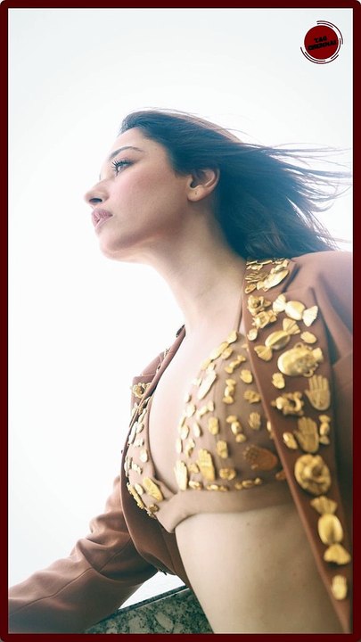 கவர்ச்சியான உடையில் தமன்னா.. வைரலாகும் போட்டோ!!..#tamannaah #shorts #actress #glamour #navel