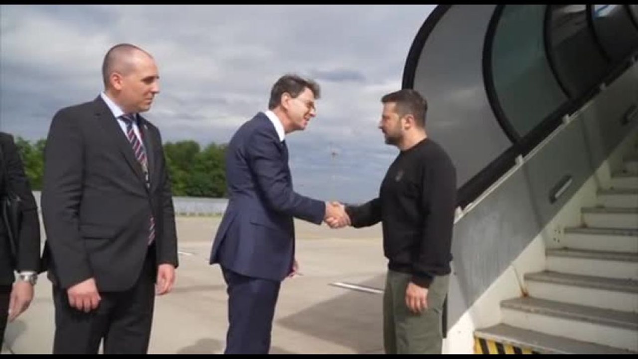 L'arrivo di Zelensky in Svizzera per il vertice sulla pace