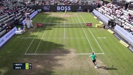 Stuttgart - Tweener, amorti, lob : Bublik régale !