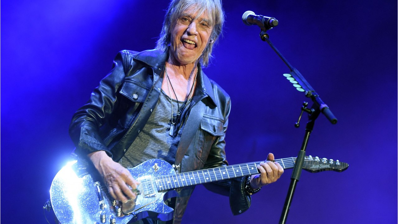 VOICI : Jean-Louis Aubert : ses confidences sur son changement de vie radical après son opération du coeur