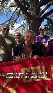 Firenze, Giovanni Storti con gli operai della Gkn: Cerchiamo tutti di essere persone come loro