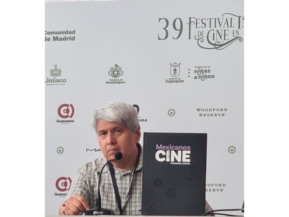 El fotógrafo Fernando Aceves presenta su libro ‘Mexicanos en el cine’ en el FICG