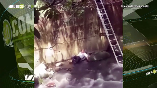 Tomado y amanecido Bomberos de Envigado rescataron a un hombre que cayó a la quebrada La Ayurá