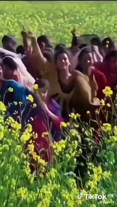 Ghar aaja pardesi Tera desh Bula.