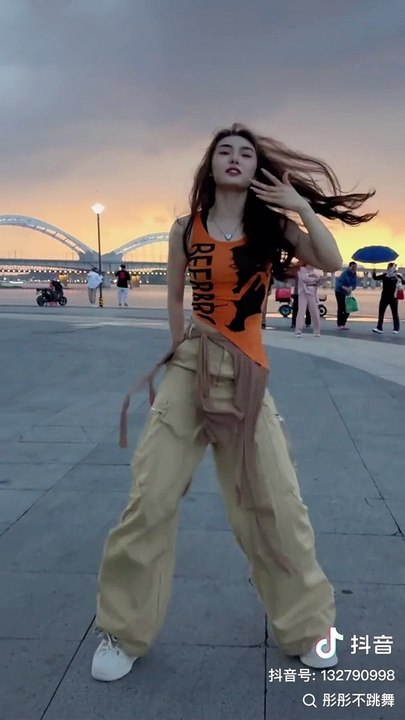 Chinese girl dance short video